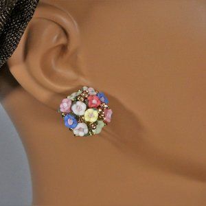 PRETTY Vintage style, Antique look earrings, look like clip-ons but are peirced!
